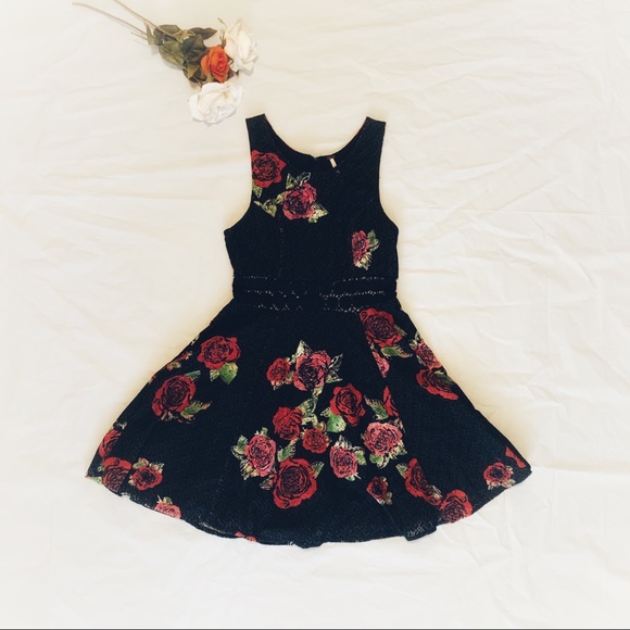Free People Dresses & Skirts - Free People Floral Fit and Flare Sleeveless Dress
